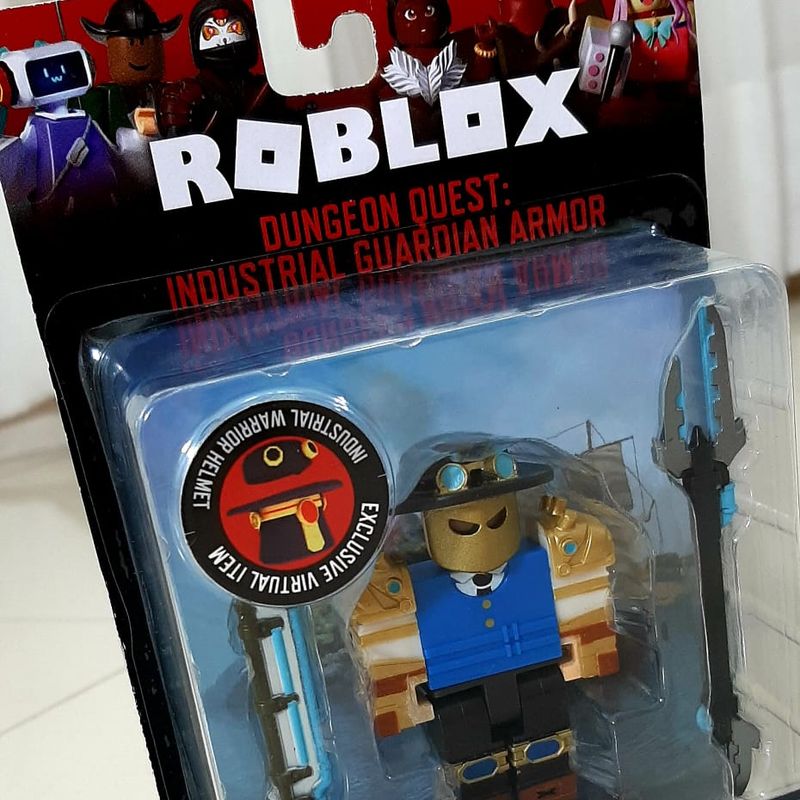 Boneco Roblox Dungeon Quest: Industrial Guardian Armor com Item Exclusivo  Virtual - 2221 - Sunny - Dorémi Brinquedos