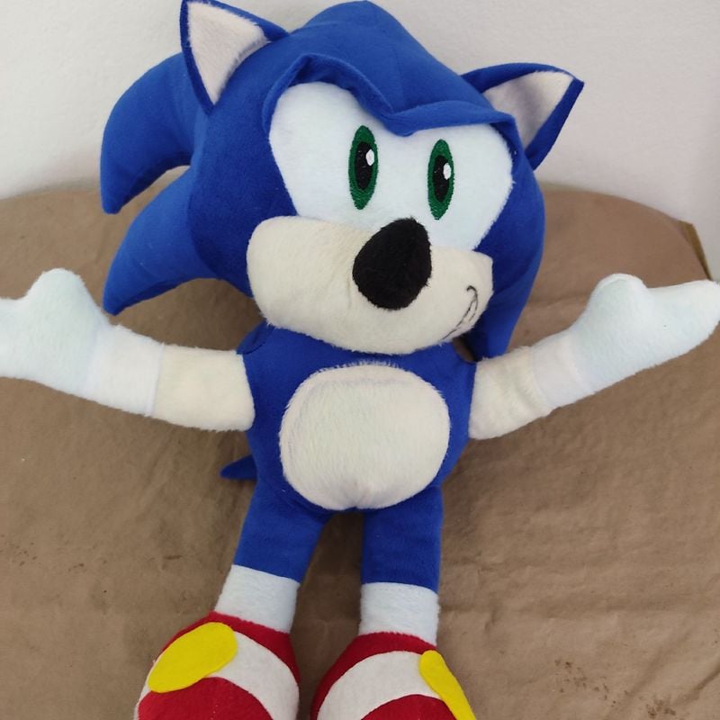 Boneco Sonic pelúcia