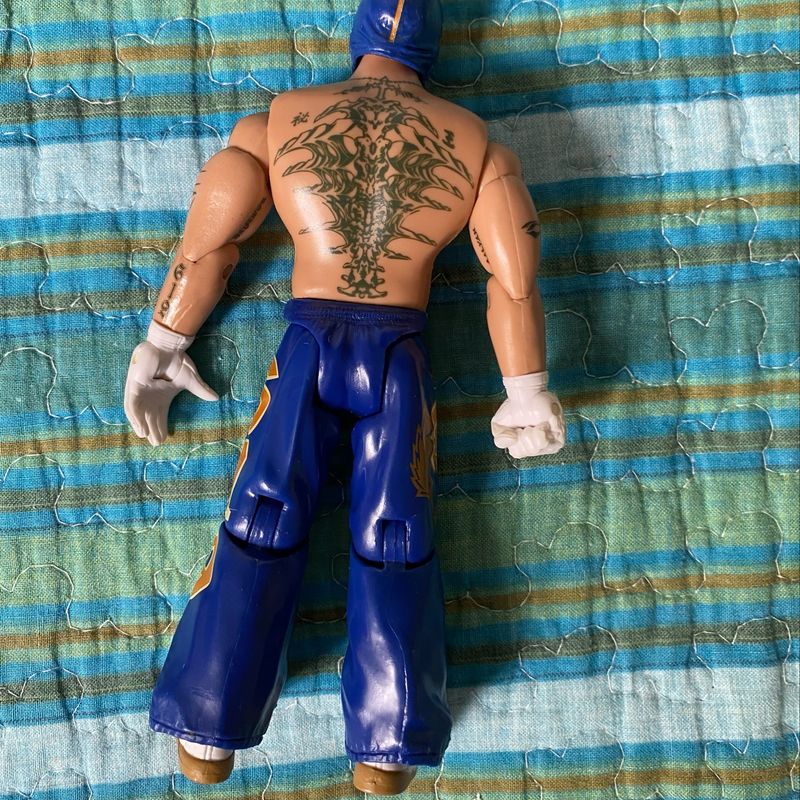 Boneco Rey Mysterio WWE Luta Livre Com Cinturão Na Caixa