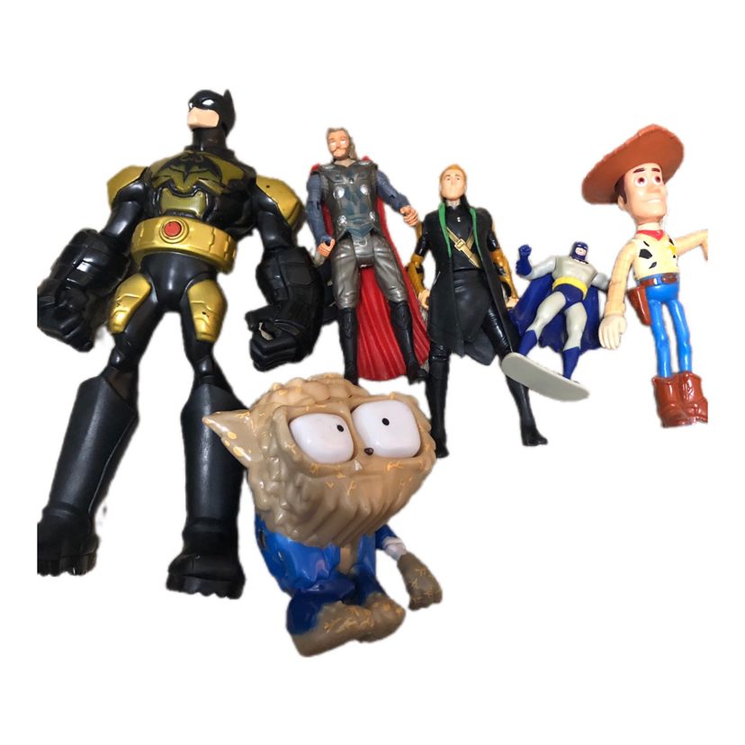 Bonecos Diversos: Batman, Thor, Loki, Monstrinho, Woody, Batman ...