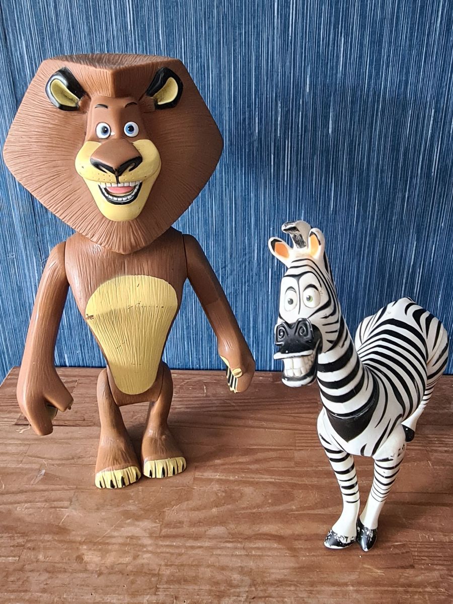 Bonecos Do Filme Madagascar Alex E Marty Usados Brinquedo Bandeirantes Usado Enjoei