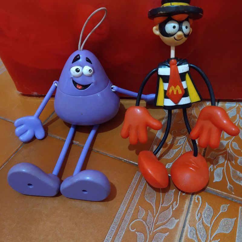 Mc Donalds Boneco Papa-Burguer segurando um Hambúrguer, Playtoy Brinquedos