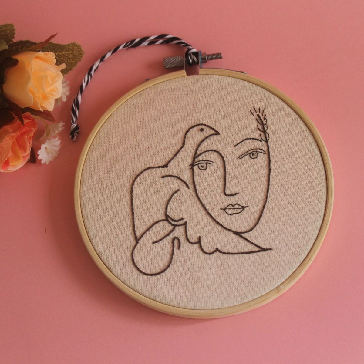 bordado em bastidor pablo picasso - decoração beluga-atelie