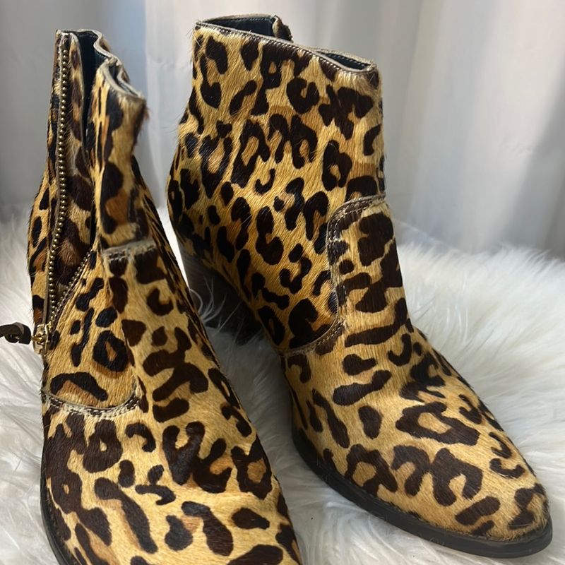 Bota arezzo hot sale animal print