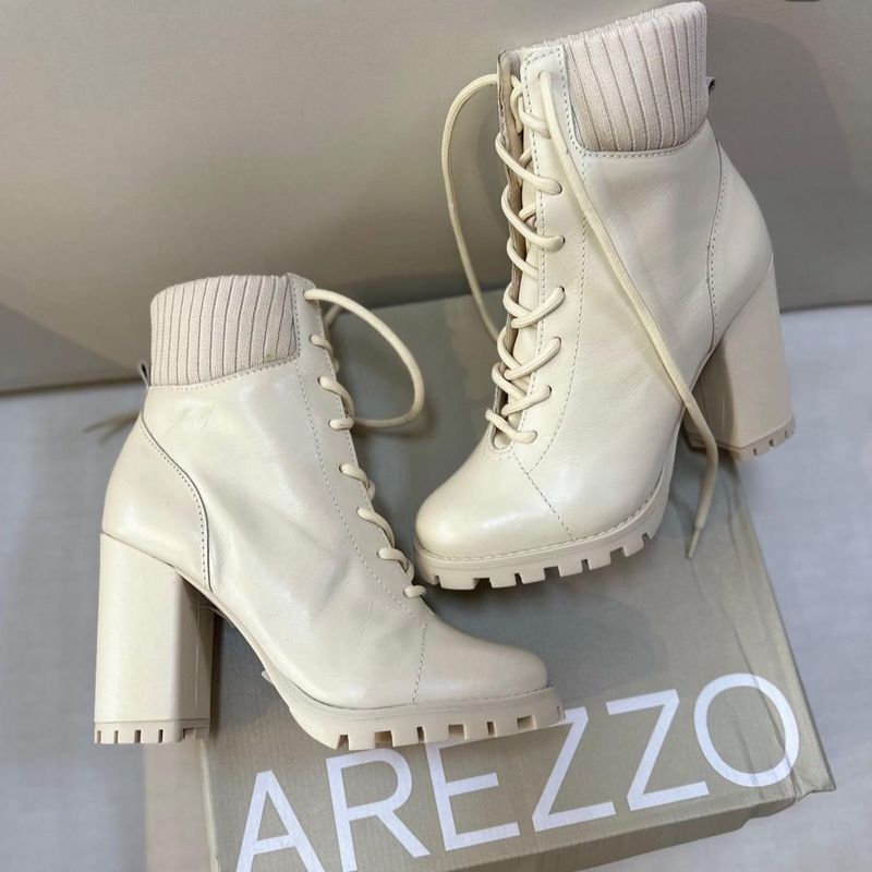 Bota Arezzo Coturno Arezzo Off White Bege Claro Salto Tratorado Desejo Bota Feminina Arezzo Nunca Usado 88152960 enjoei