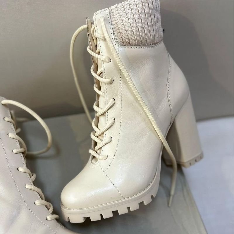 Bota Arezzo Coturno Arezzo Off White Bege Claro Salto Tratorado Desejo Bota Feminina Arezzo Nunca Usado 88152960 enjoei