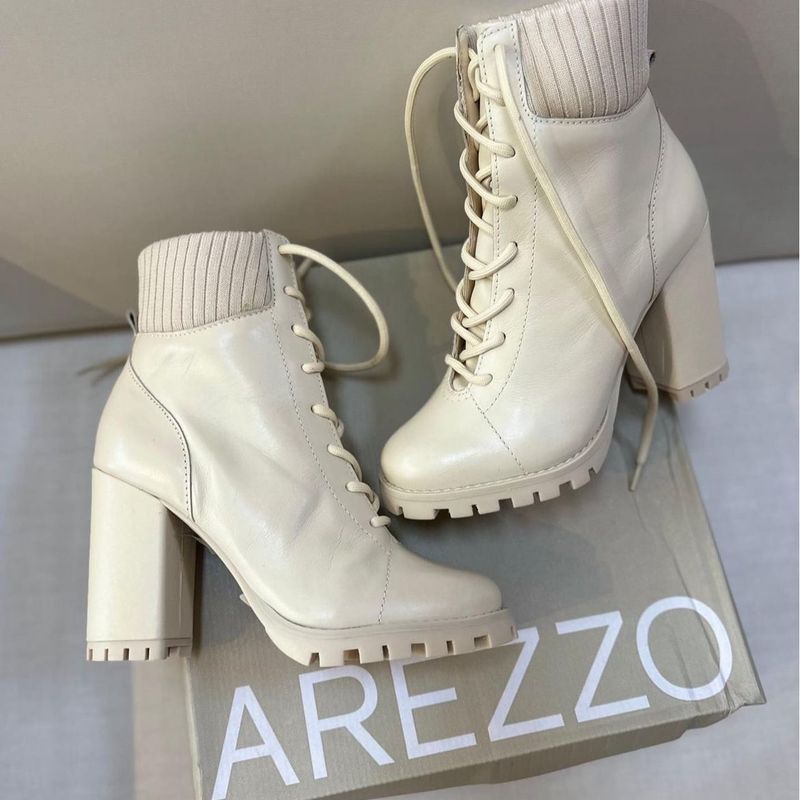 Bota vazada hot sale arezzo