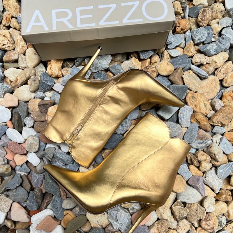 Bota Arezzo Dourada Salto Fino Bico Fino Couro Inverno 2023 Metalizada Desejo Bota Feminina Arezzo Nunca Usado 84860490 enjoei