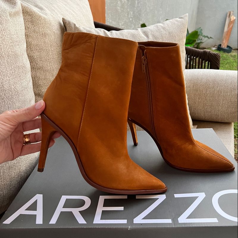 Bota arezzo hot sale bico fino