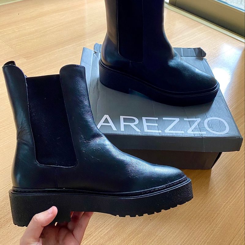 Bota couro chelsea tratorada best sale preta arezzo