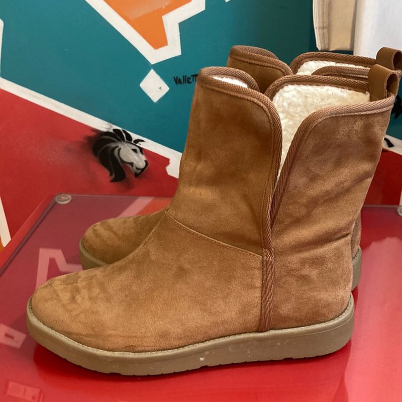 Bota Arezzo Tipo Ugg Marrom Camurcina e Pelos Tamanho 35 Nunca Usada Bota Feminina Arezzo Nunca Usado 93726230 enjoei