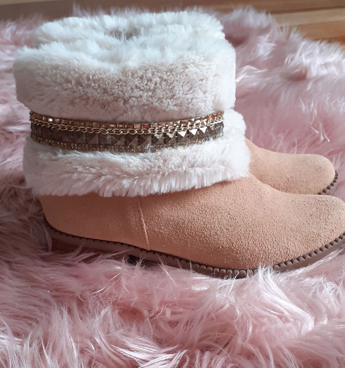 bota feminina com pelinhos