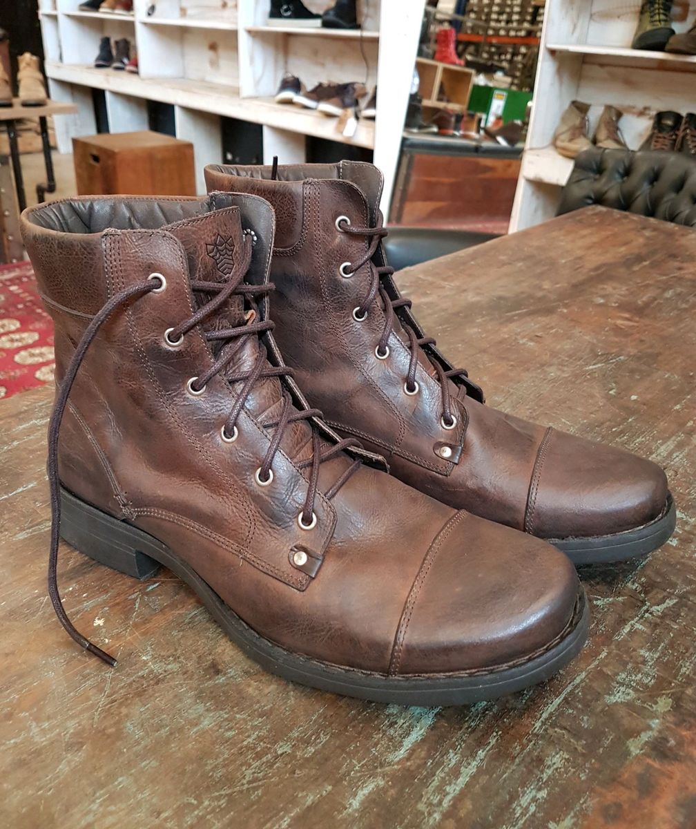 bota black boots