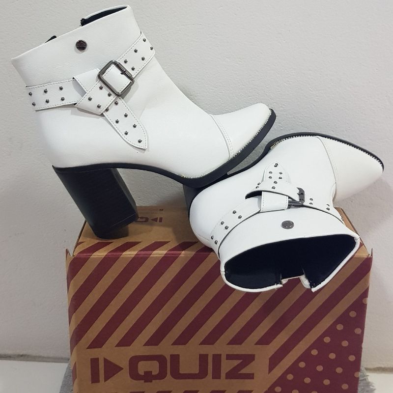 Bota hot sale branca quiz