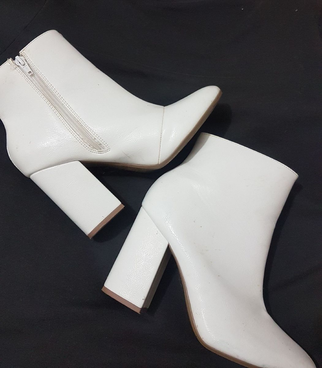 Bota Branca com Salto | Bota Feminina Sonho Dos Pes Novo 46538133 | enjoei