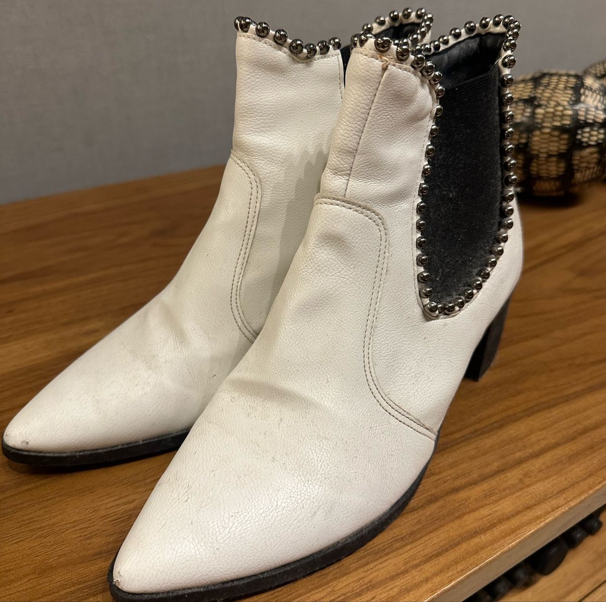 Bota Branca Salto Médio | Bota Feminina Adriana K Usado 87120397 | enjoei