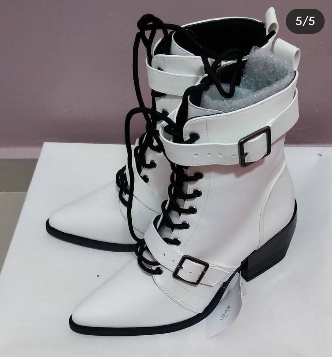 bota branca riachuelo