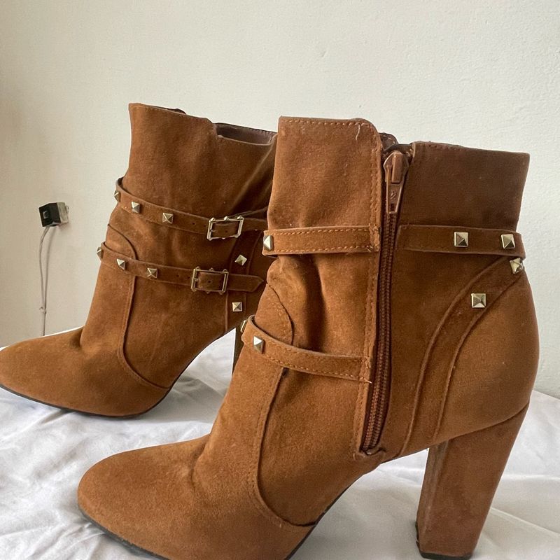 Bota via uno camurça hot sale caramelo