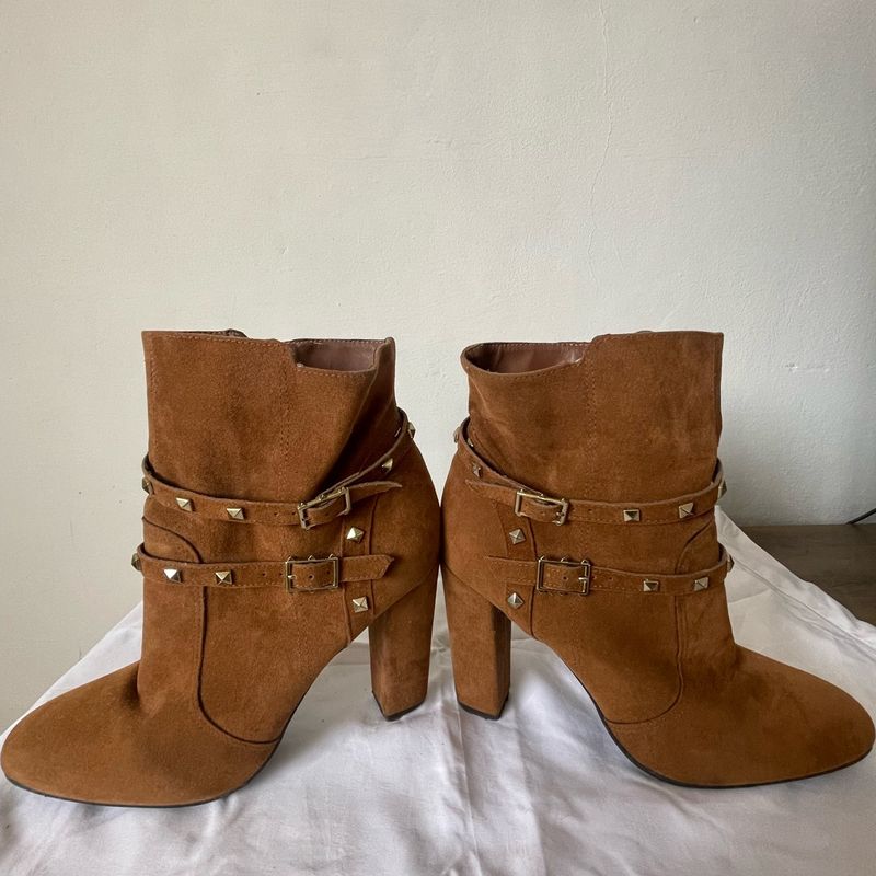 Bota via uno camurça hot sale caramelo