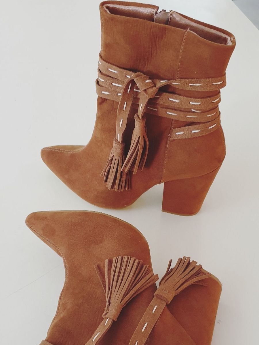 bota vermelha constance