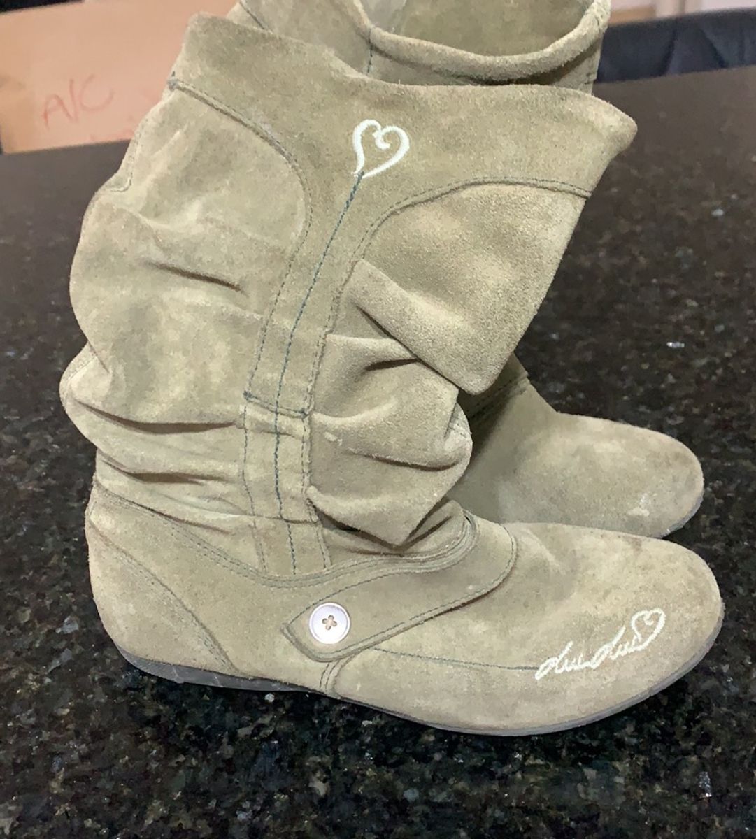 bota luilui camurça