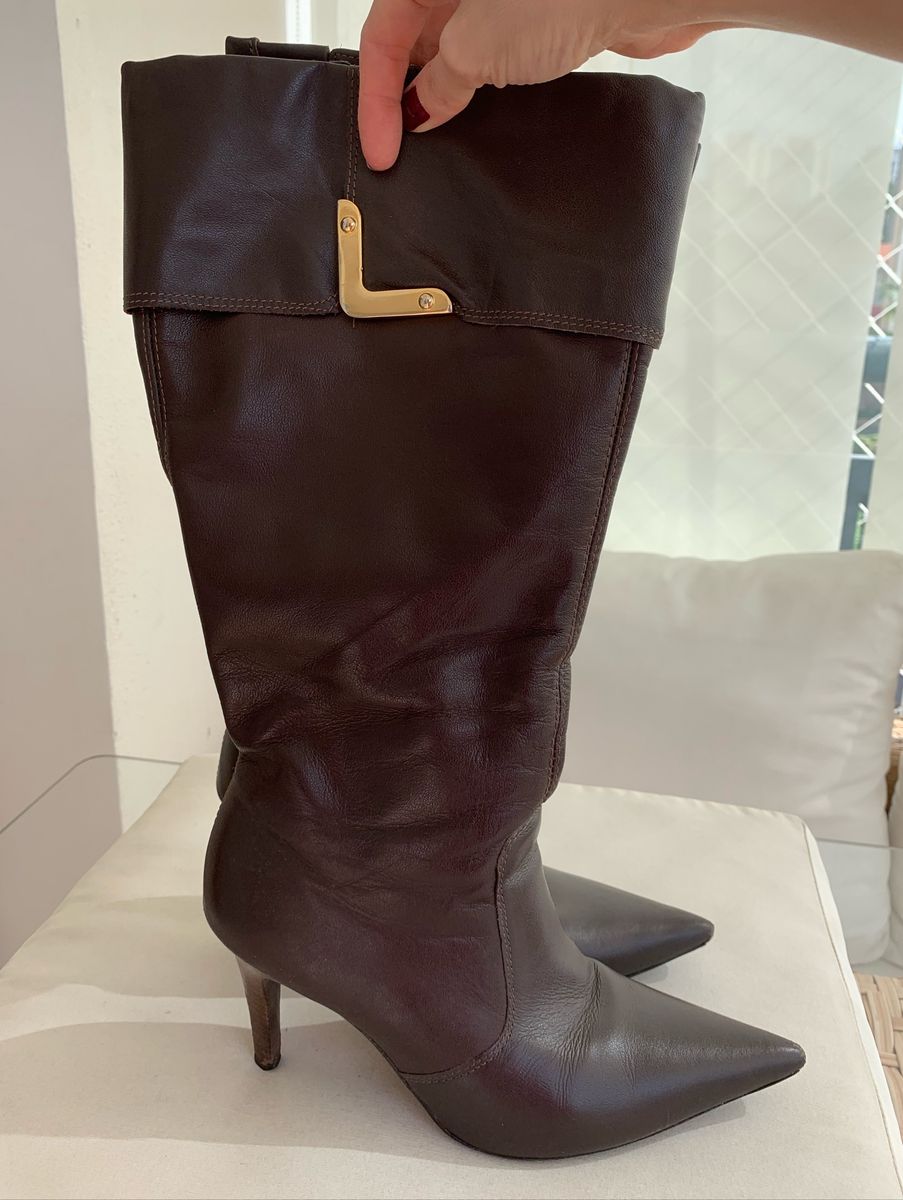 bota marrom salto fino