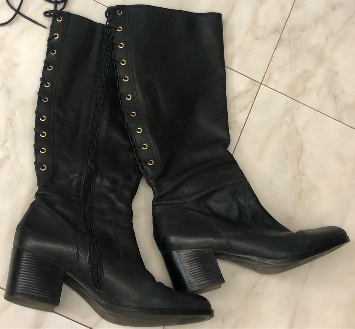 bota cano alto cadarço