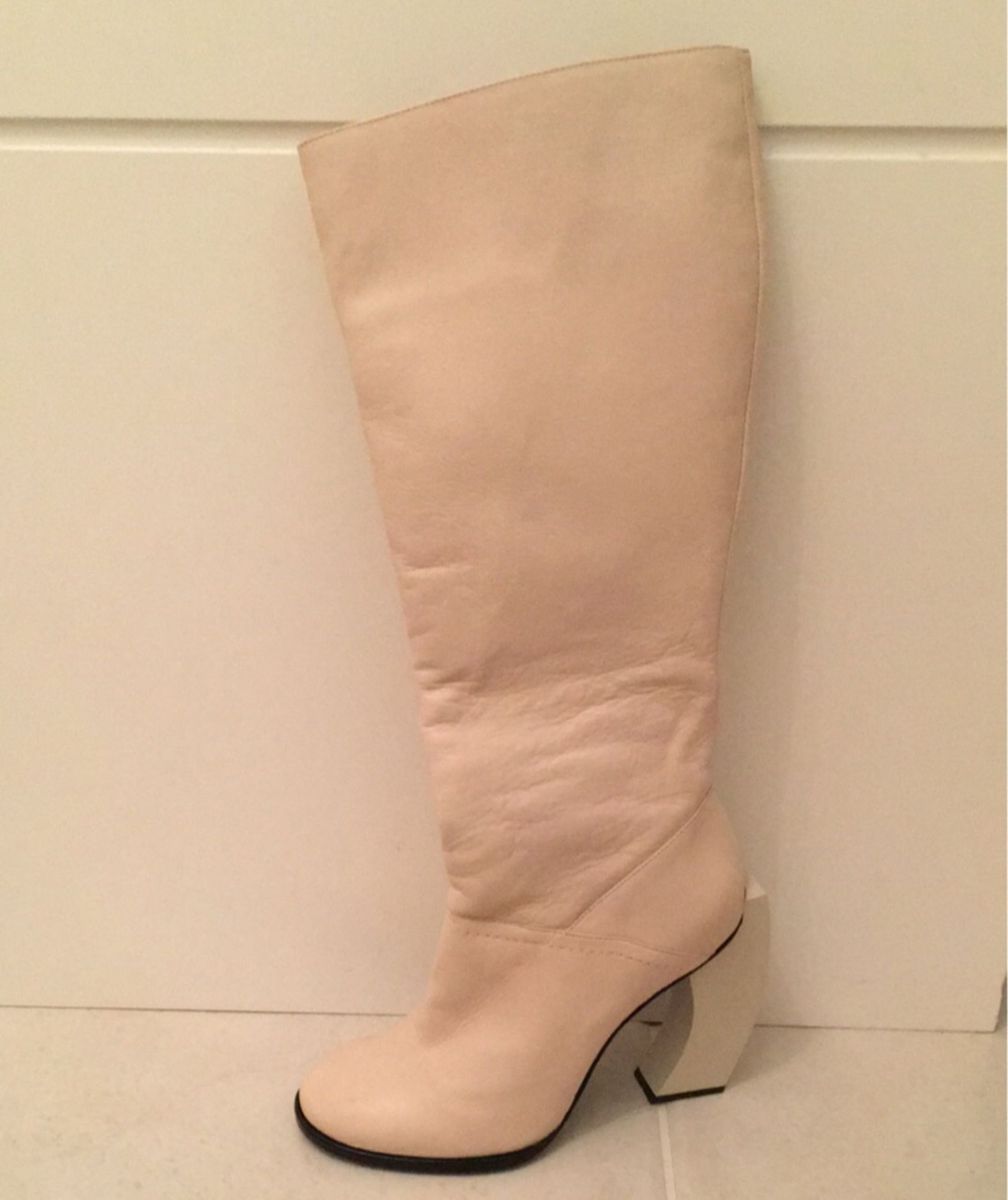 bota nude cano alto