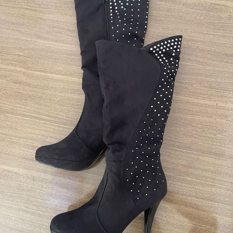 Bota Cano Alto Salto Fino Preta de Veludo com Brilho Vizzano