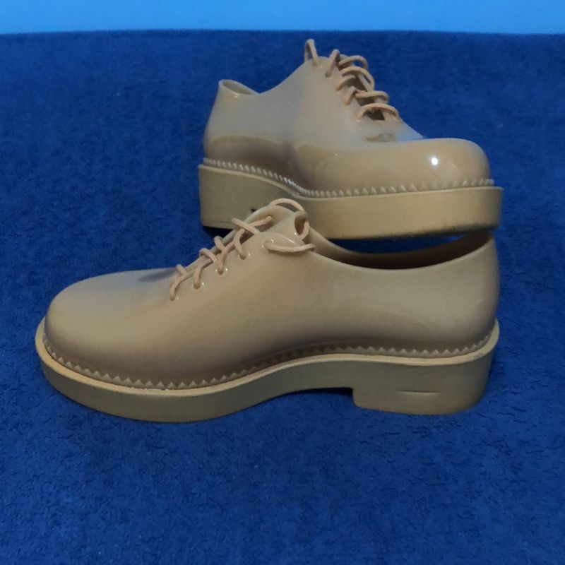 Bota cano clearance baixo melissa