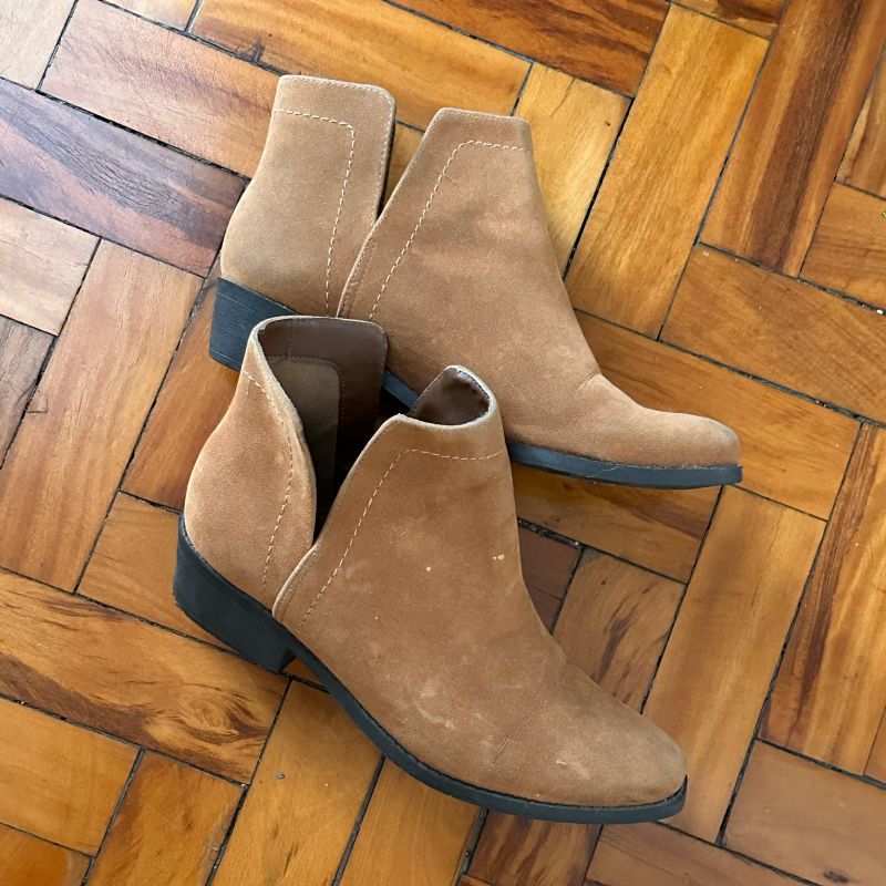 Bota cano curto caramelo best sale via uno