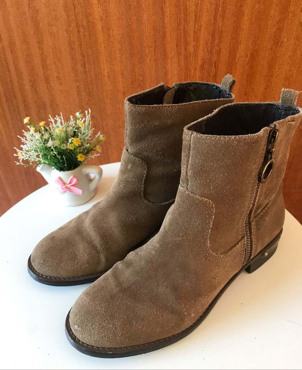 bota carmim cano curto