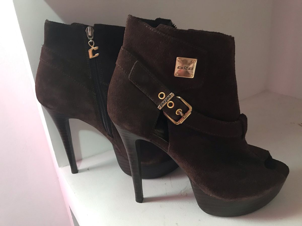 bota cano curto colcci