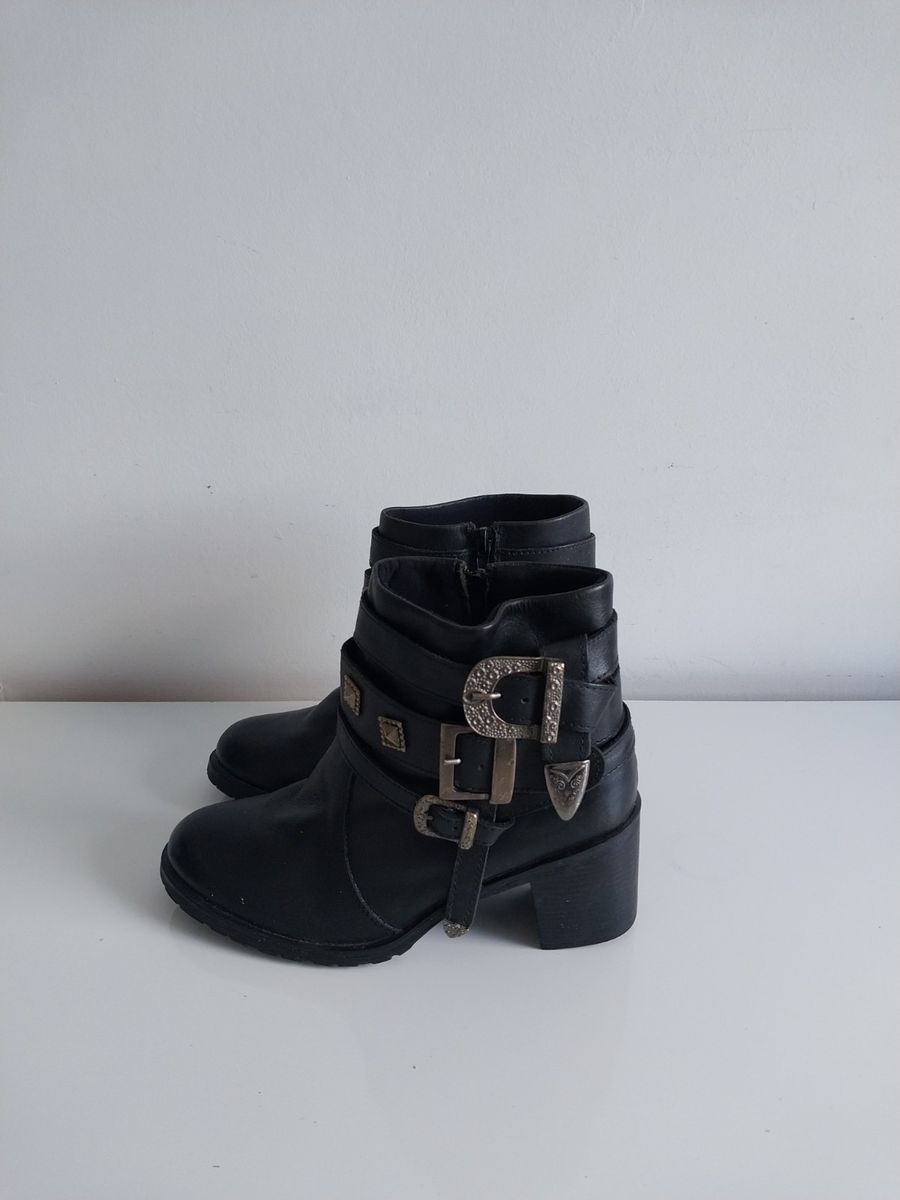 Bota fivelas hot sale constance