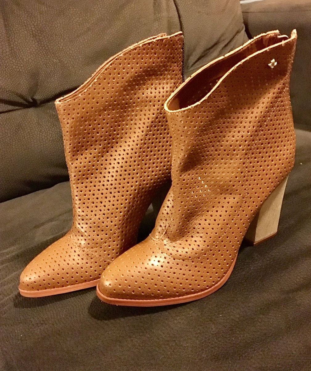 bota cano curto cravo e canela caramelo