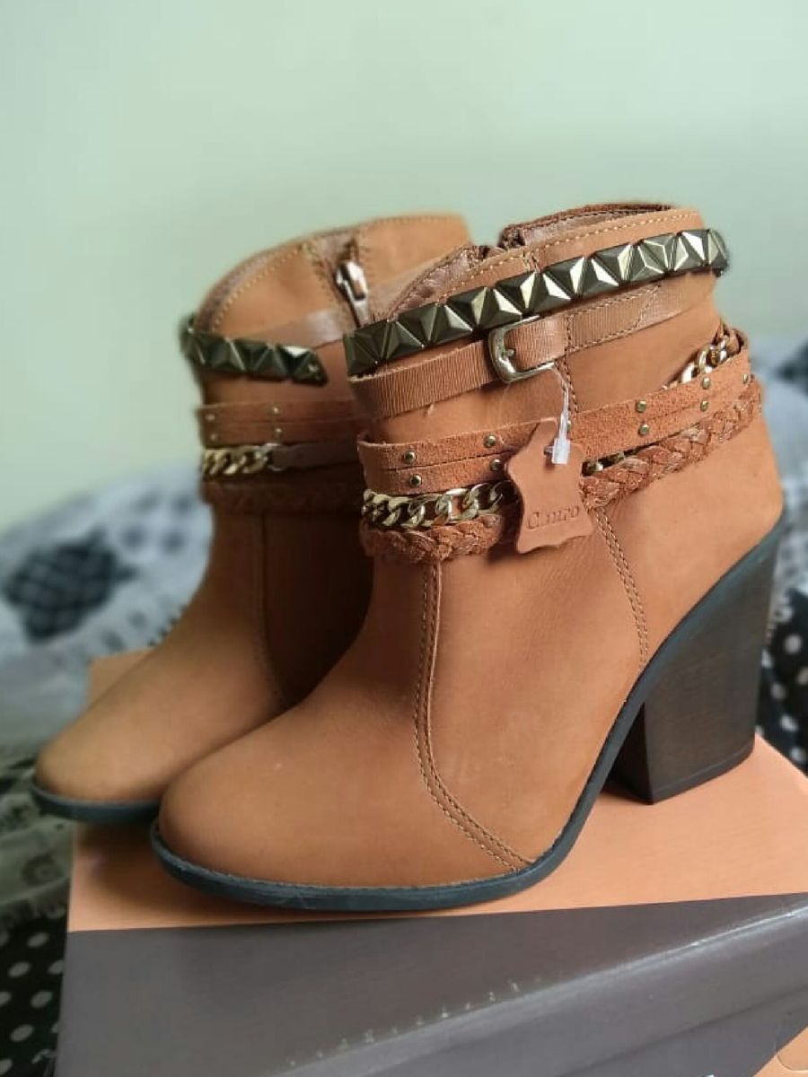 bota dakota camurça
