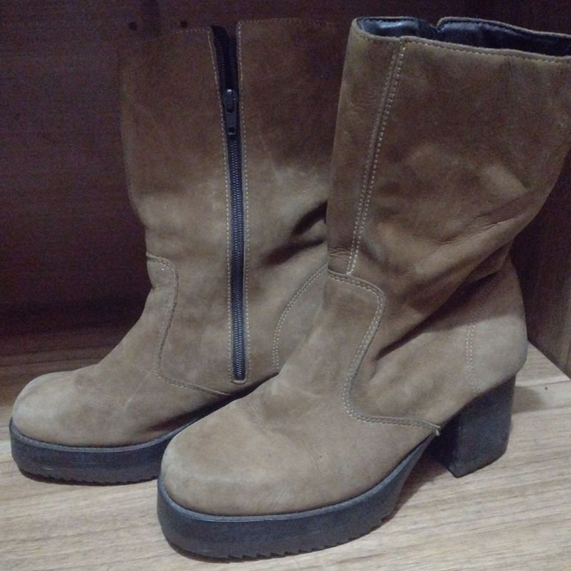 Bota Cano Curto de Couro Bota Feminina Corello Usado 96416349