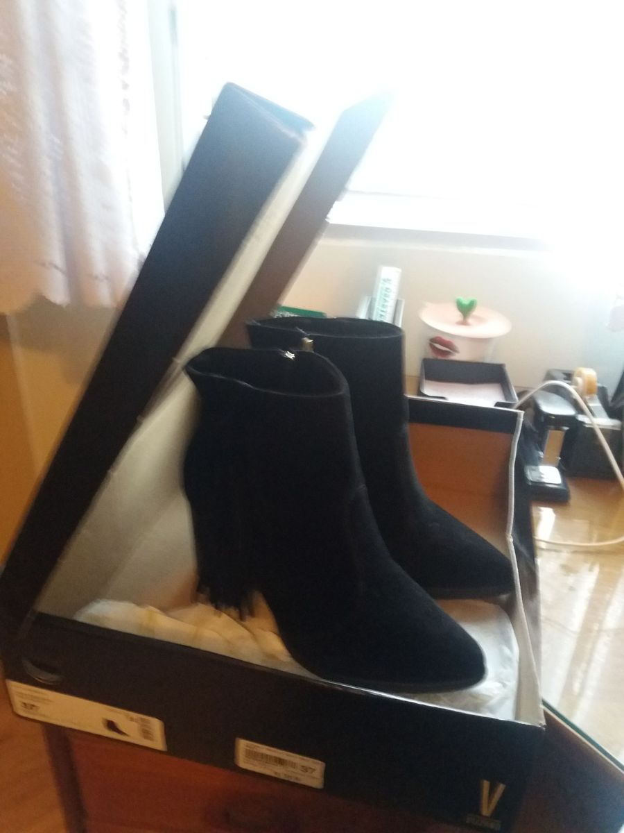 bota vizzano cano curto com franja