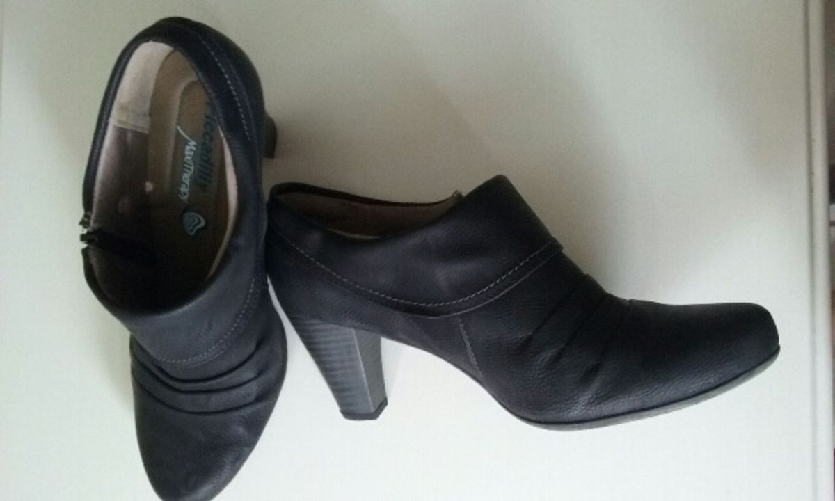 bota feminina cano curto piccadilly