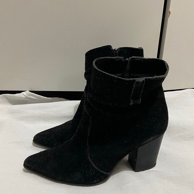 Bota de camurça hot sale feminina cano curto