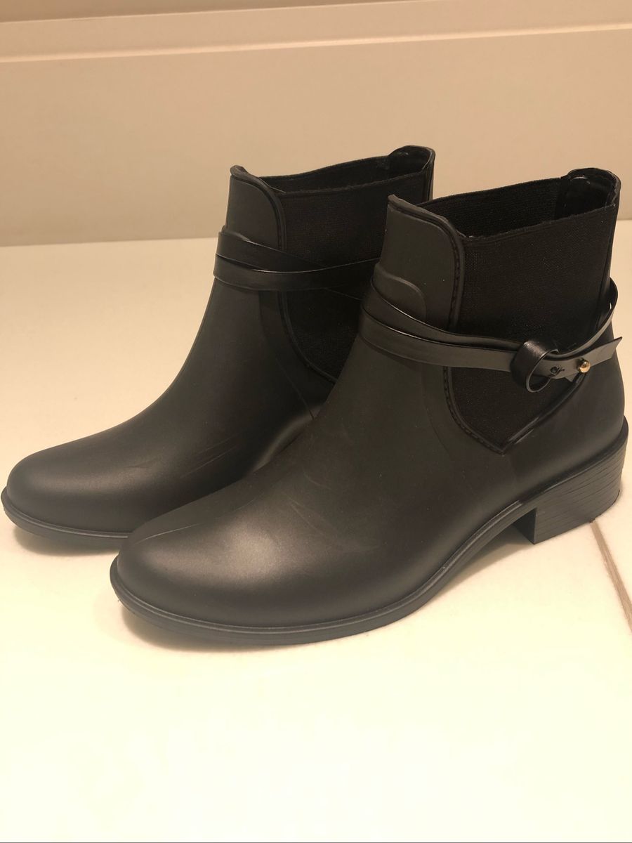 bota cano curto colcci