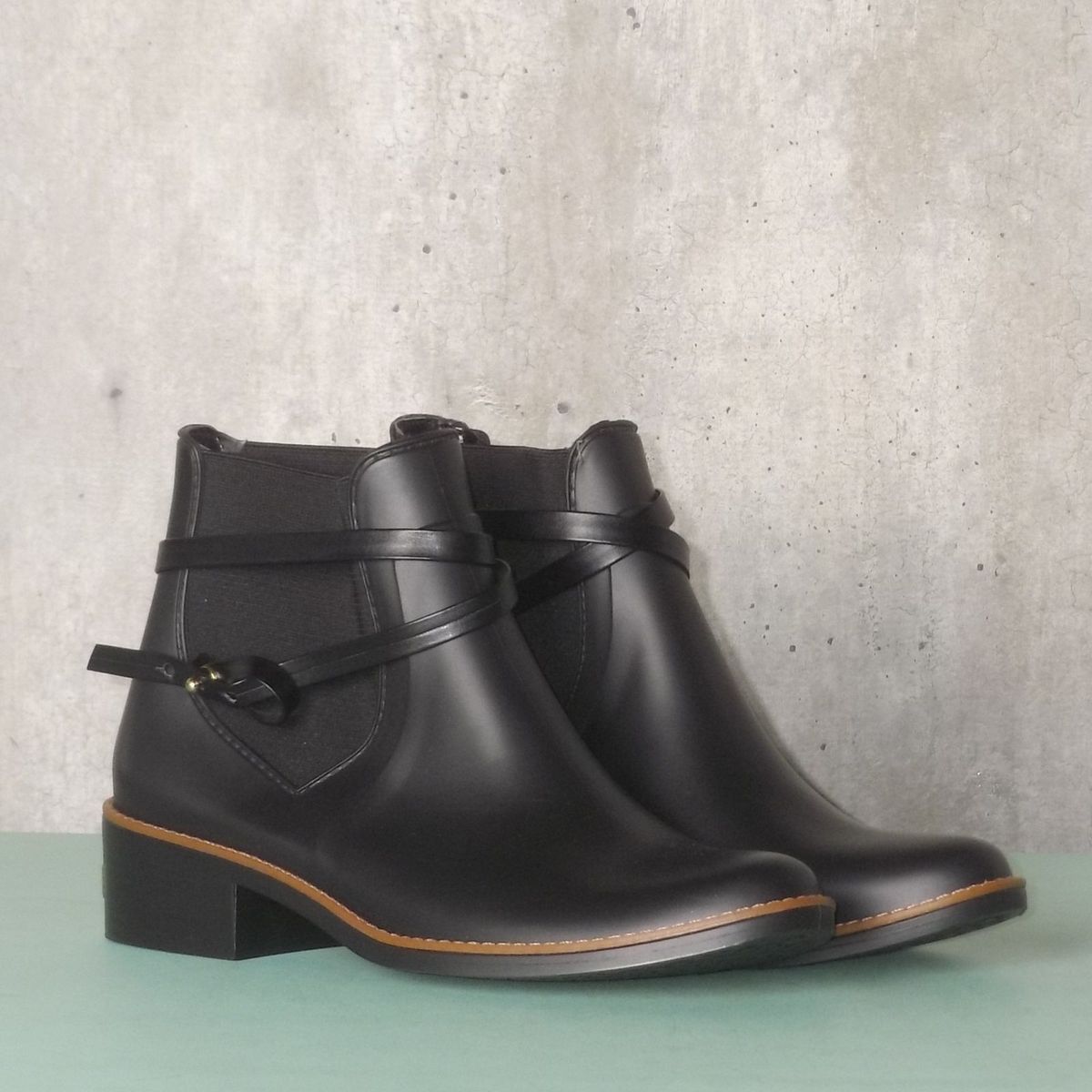 bota cano baixo colcci