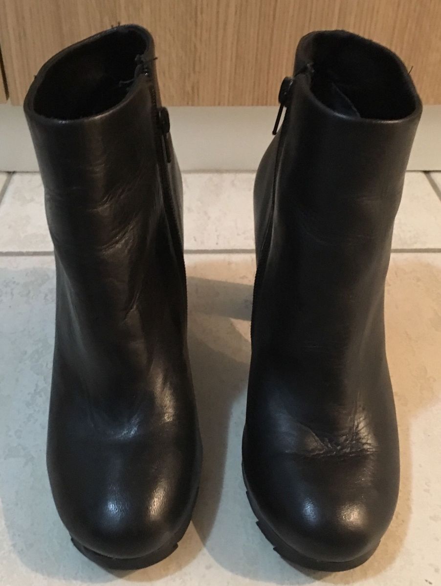 bota cano curto e salto grosso