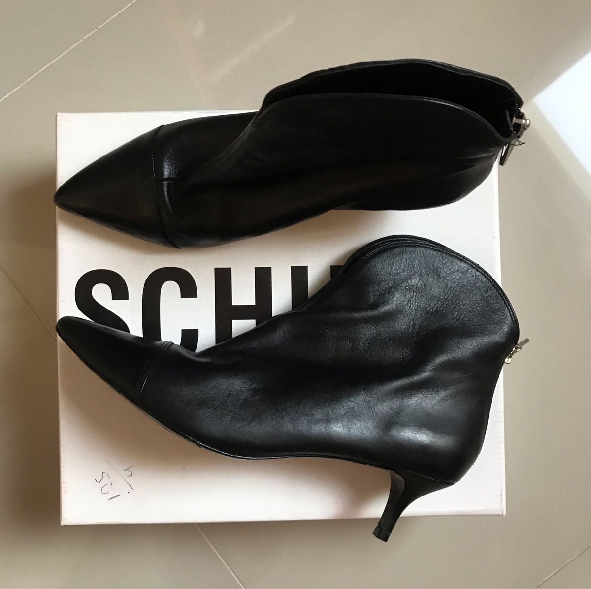 bota cano curto da schutz