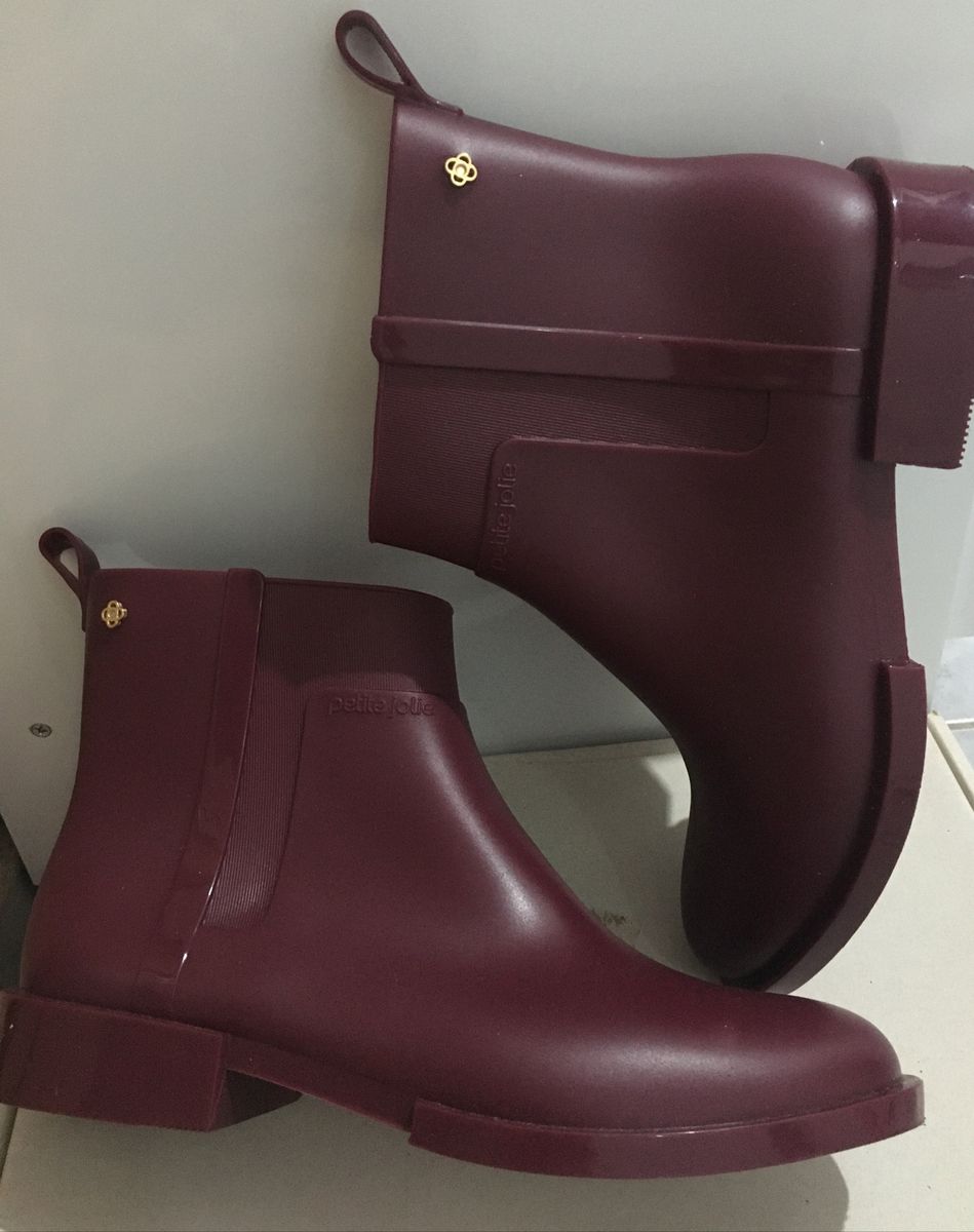 bota petite jolie