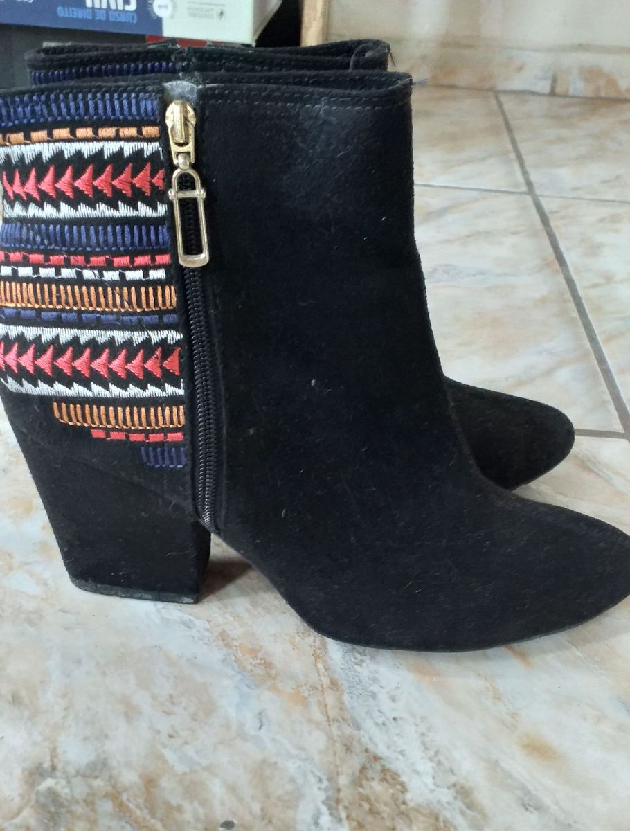 bota branca marisa