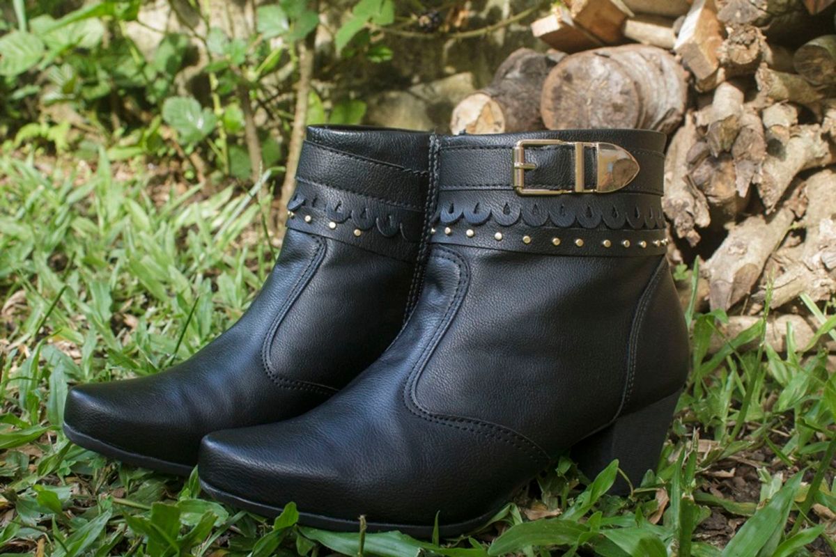 bota tabita cano curto