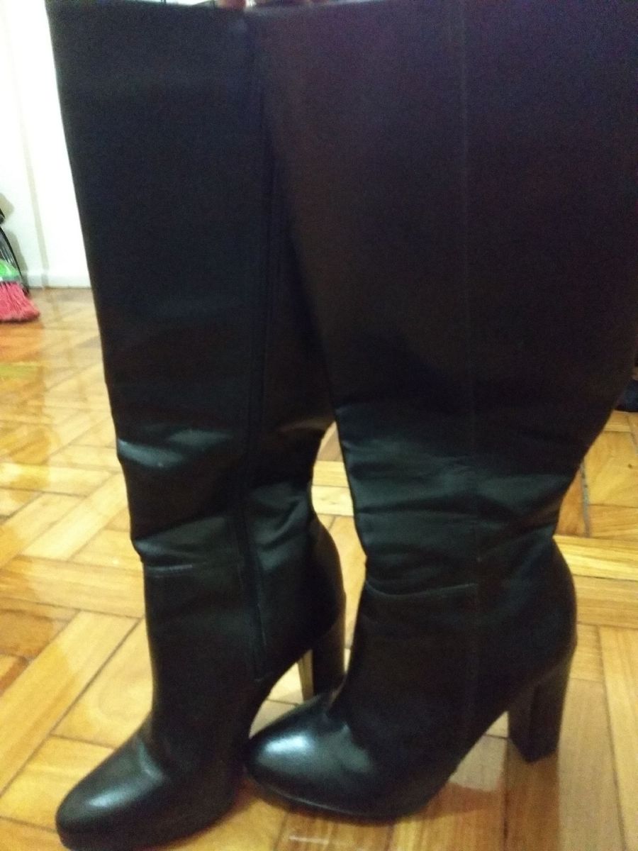 sapato salto alto quadrado