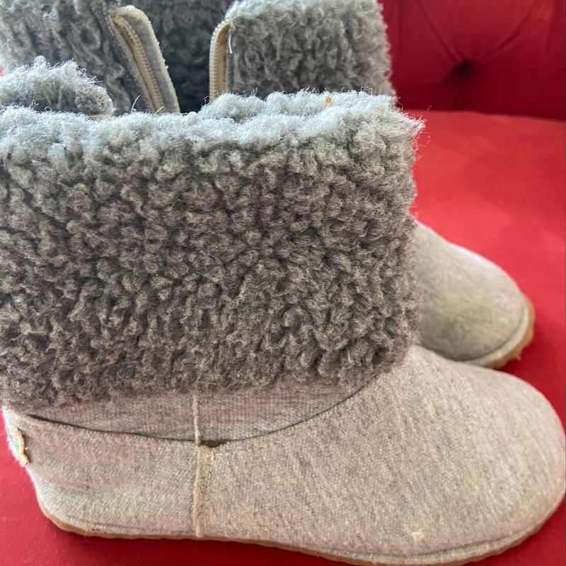 Botas com pelo por sales dentro