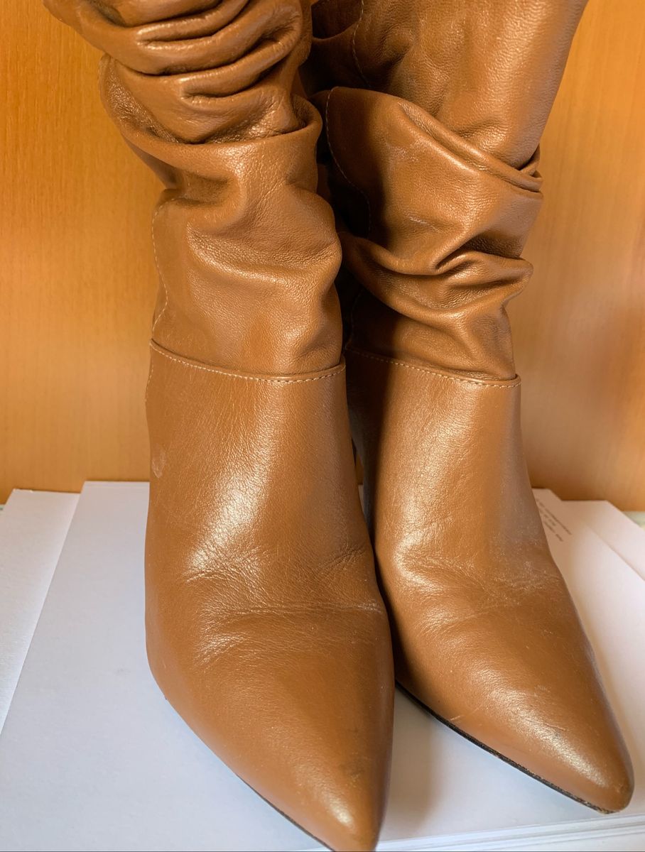 bota caramelo salto alto